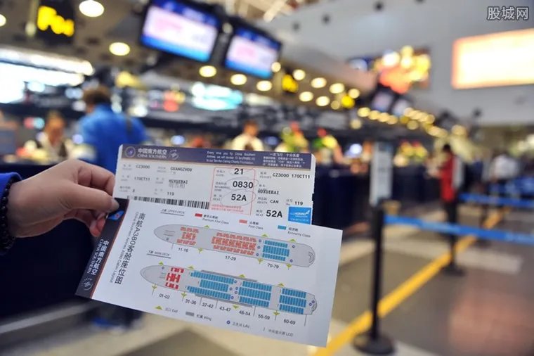 官方调查天价机票 回国机票被炒至18万元一张