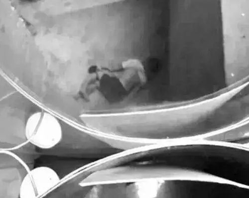 尿停电梯男孩恢复健康 救男孩的幕后功臣是谁