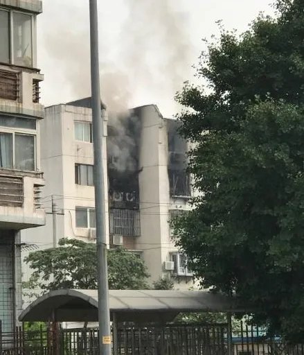 北京南十里居爆炸情况严重吗?