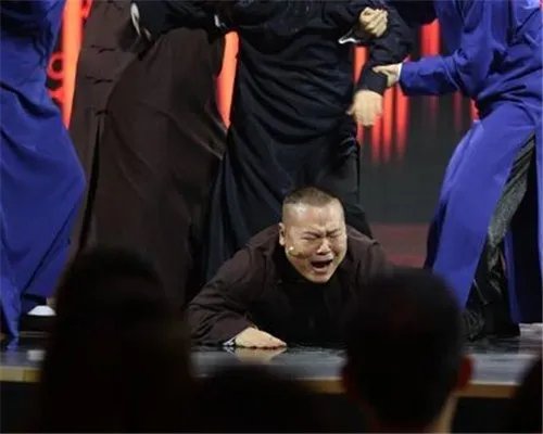 爆岳云鹏遭暴打真相 孙越郭麒麟闫鹤翔“竞争”激烈