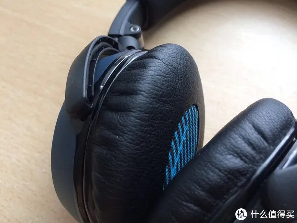 无线头戴耳机的科学选购 篇二：Bose 耳罩式 与 贴耳式 无线耳机的对比