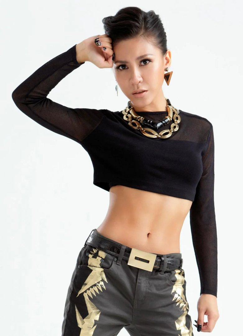 艾怡良整容前后对比图 艾怡良中国好声音被那英淘汰