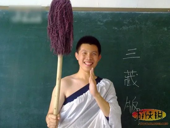 大奶&小内亮瞎双眼！细数校服的32种奇葩穿法