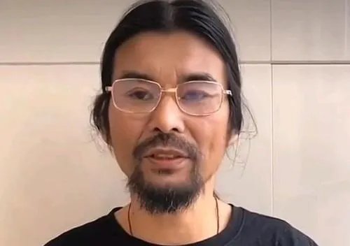 网红面筋哥确诊肺癌晚期，他的四个儿子该怎么办？