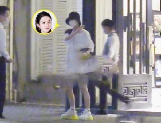 赵丽颖带儿子现身 儿子想想正面照首曝光像极了妈妈