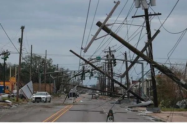 美国因飓风遭遇大规模停电，有多少用电客户受影响？