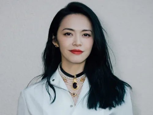 姚晨和曹郁是什么关系?曹郁得过奖吗?