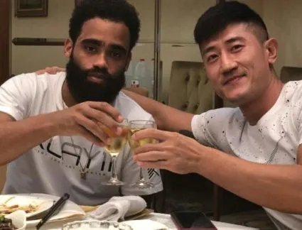 吕晓明当面致歉原因是什么？