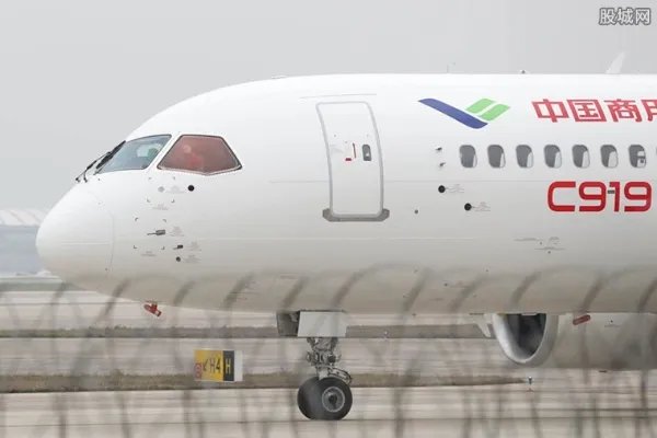 C919第二次试飞 飞行高度达一万英尺
