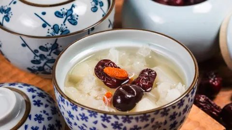 银耳雪梨汤的功效