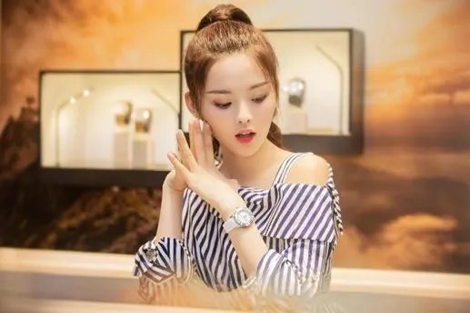 杨超越回应发胖是什么情况：杨超越胖后照片及发胖缘由