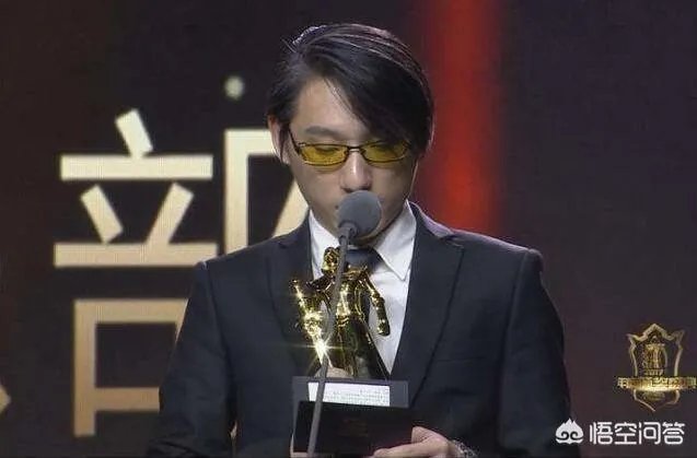 英雄联盟RNG风哥微博改名,取消RNG认证,取关皇族微博,风哥要离开RNG了吗?你怎么看?