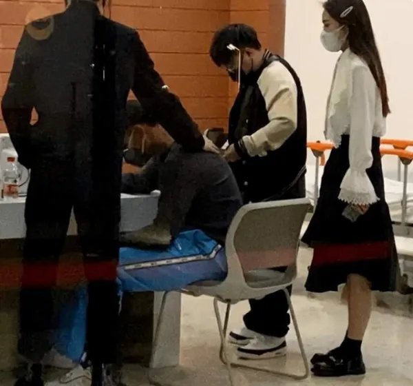 黄子韬回应深夜现身急诊，事件的缘由是什么？