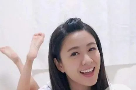 陈自瑶否认婚变：霸气回应与老公的关系