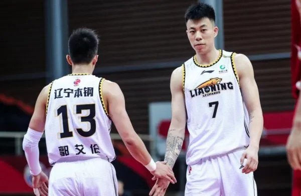 辽宁队战胜天津队这场比赛中，各队员是怎样发挥的？