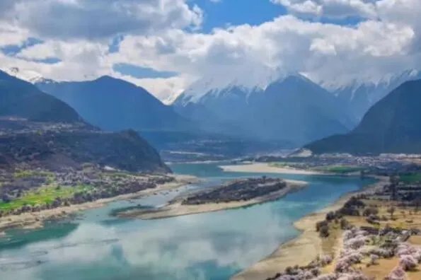 中国最长的河流排名前十名 松花江上榜,长江位居第一