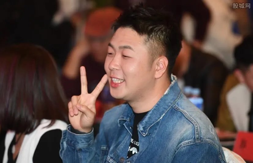 杜海涛身家过亿 副业众多豪宅遍布全国