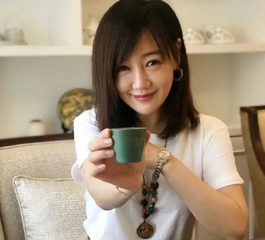 薛佳凝八卦：近照情感生活现状及个人资料