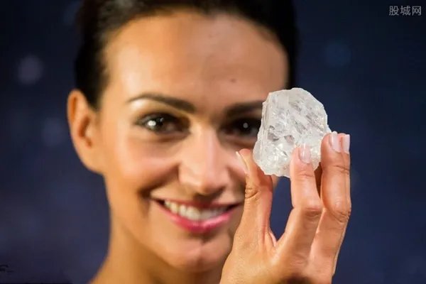 第二大钻石卖出 钻石为什么那么贵？