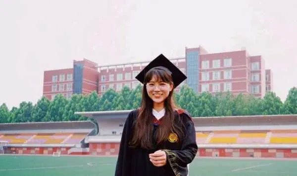 俞敏洪建议读大学去大城市，你认为他的建议对吗？