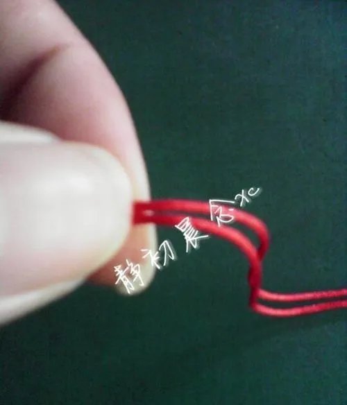 手工编织:红绳项链的简单编法