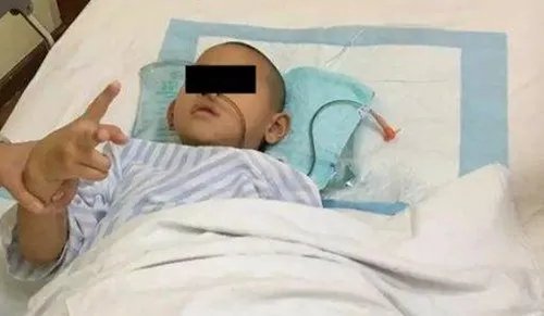 尿停电梯男孩恢复健康 救男孩的幕后功臣是谁