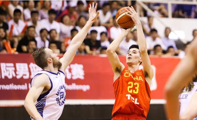 男篮红队胜澳联队具体赛况怎么样？