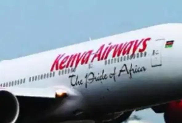 飞机上掉落一人是怎么回事 这个人为什么会从飞机上掉落