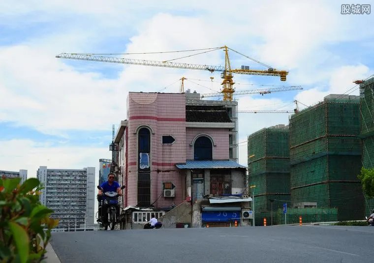 最牛钉子屋今拆除 僵持14年获天价补偿