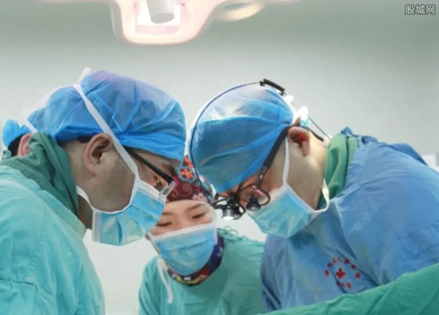 男子体内有四个肾 自称从小就力大无穷