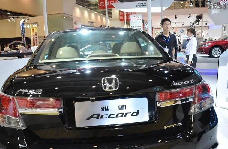 广汽回应气囊伤人 气囊发生爆炸造成驾驶员生命垂危