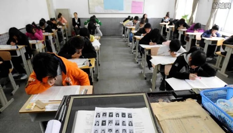 高校老师出送命题 上补习班一个小时多少钱