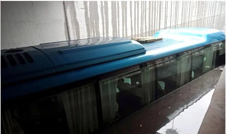 郑州大巴怎么会被水淹的？