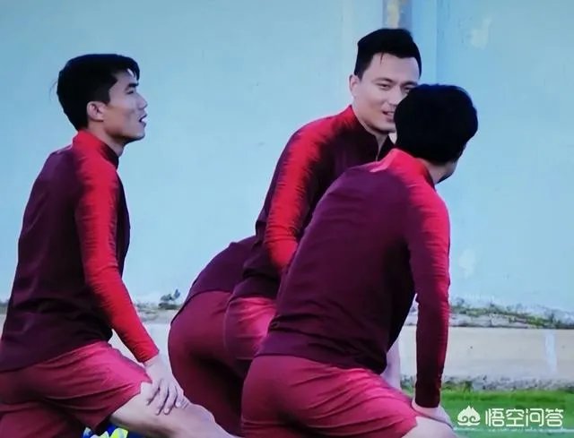 下一场对阵伊朗的比赛国足会派出怎么的首发阵容?战术打法又会如何?