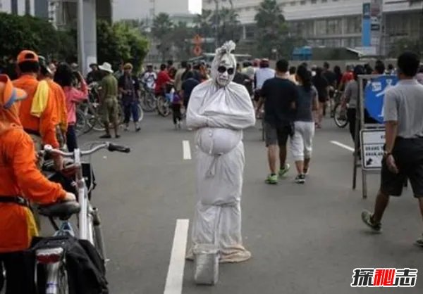 扮鬼吓人罚睡墓地是怎么回事?扮了什么鬼?