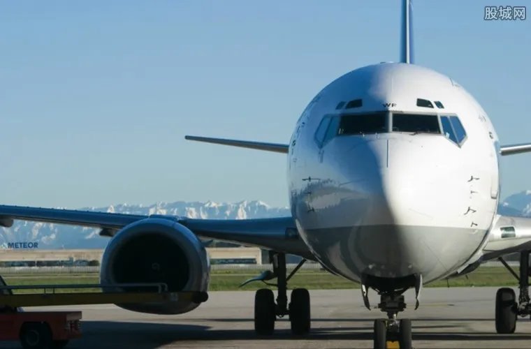 起飞12小时回原点 东航回应降落失败