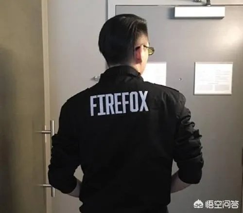 英雄联盟RNG风哥微博改名,取消RNG认证,取关皇族微博,风哥要离开RNG了吗?你怎么看?