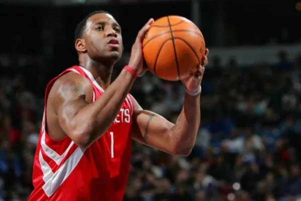 保罗乔治和麦迪两人相比，是同一级别的球星吗？