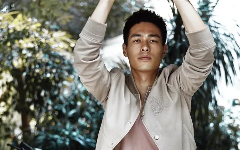 是谁惹得郭采洁跪地痛哭？