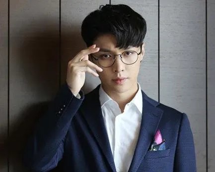 张艺兴微博被举报:原因到底怎么回事