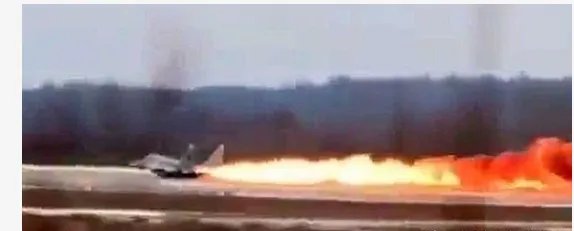 白俄罗斯战机起火