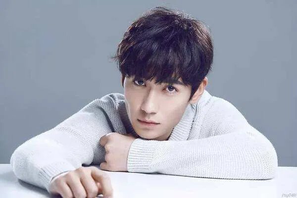 阚清子是在什么活动中说朱一龙神秘的?