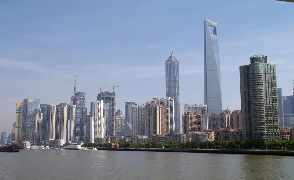 上海市S20外环高速发生集卡自燃事故有人员伤亡吗？