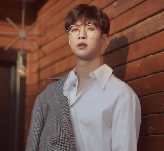 张艺兴说我现在太封闭了，他为何会这么认为呢？