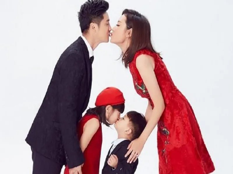 田亮二胎孩子首曝光,帅气小正太似混血