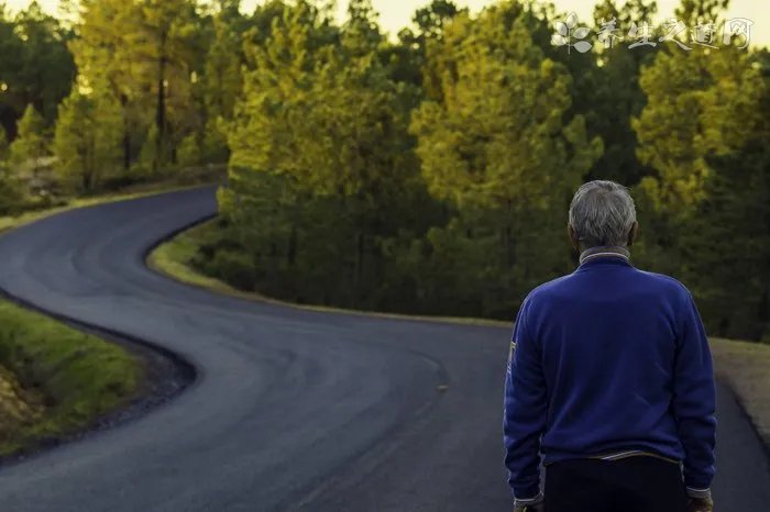 11驴友被困箭扣  登山被困怎么办