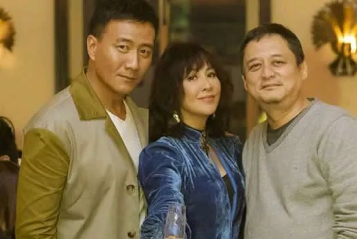 关之琳胡军庆功宴画面曝光：这些不老女神明星齐亮相