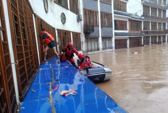 贵州遵义多个乡镇被淹的原因是什么？