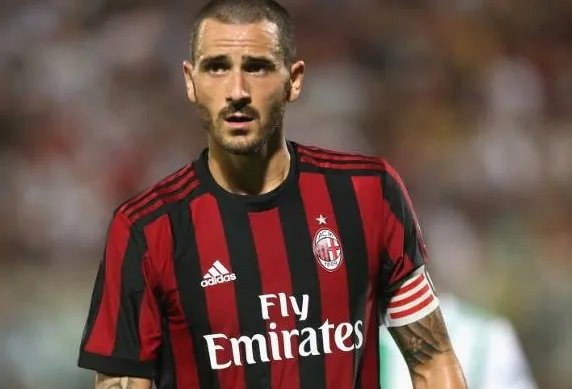 AC米兰队长为何被禁赛两场？