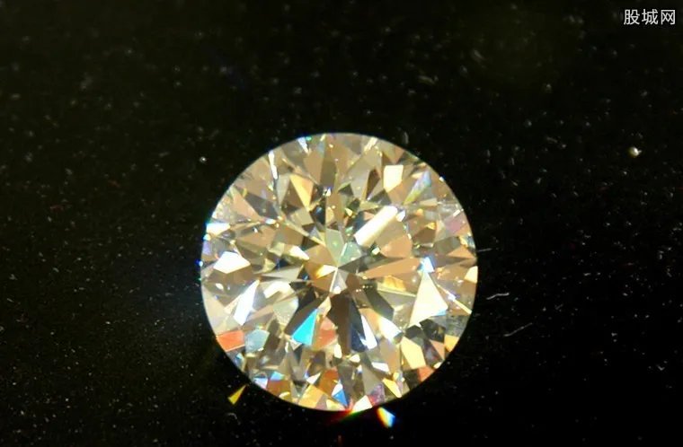 德小镇建筑镶满钻石 重量高达7.2万吨居民超淡定